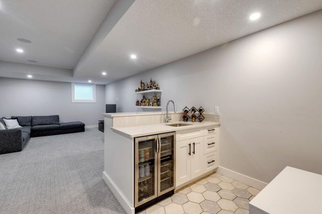 2022 44 Avenue Sw, Home with 4 bedrooms, 3 bathrooms and 2 parking in Calgary AB | Image 44