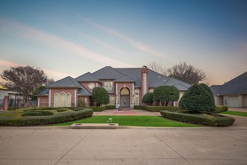 5825 Forest Highlands Dr, Fort Worth, TX, 76132-4447 | Card Image