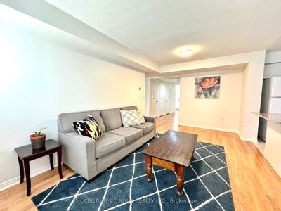 2115 Bur Oak Ave, Condo with 2 bedrooms, 2 bathrooms and 2 parking in Markham ON | Image 3