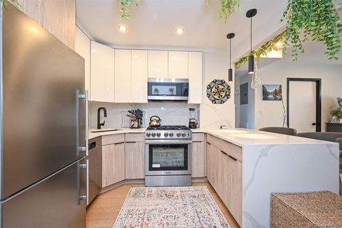 3a-116-17 Grosvenor Ln, Richmond Hill, NY, 11418-3511 | Card Image