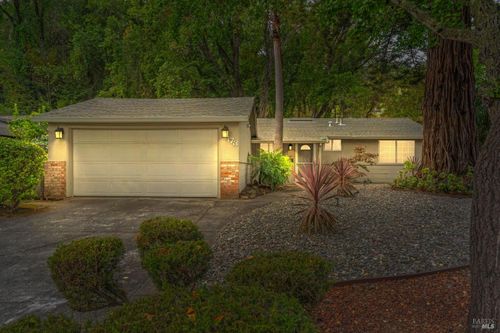 3173 Kingston Ave, Napa, CA, 94558-4454 | Card Image