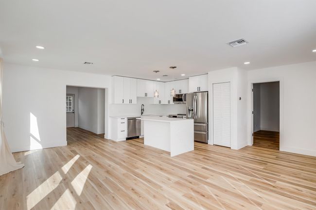 701 37 Th St, House other with 3 bedrooms, 2 bathrooms and null parking in West Palm Beach FL | Image 8