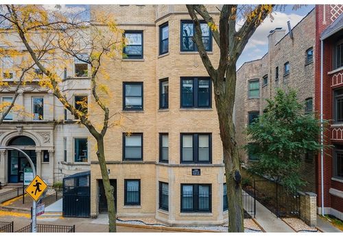 2s-646.5 W Roscoe St, Chicago, IL, 60657 | Card Image