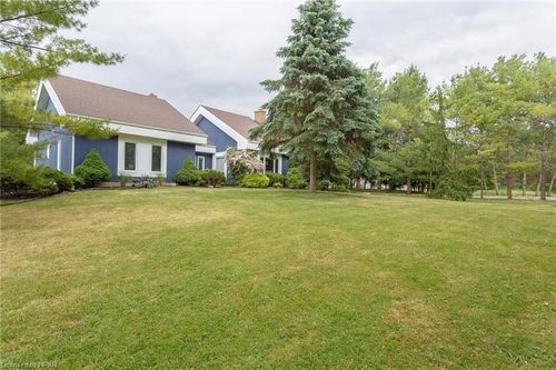 7372 21st Line, Staffa, ON, N0K1Y0 | Card Image