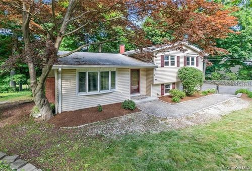 46 Midland Ave, Central Valley, NY, 10917-3518 | Card Image