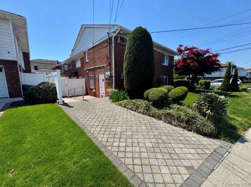 16305 91st St, Howard Beach, NY, 11414-3725 | Card Image