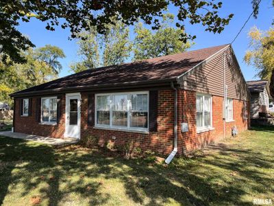 404 N Washington Street, House other with 4 bedrooms, 2 bathrooms and null parking in Metamora IL | Image 3