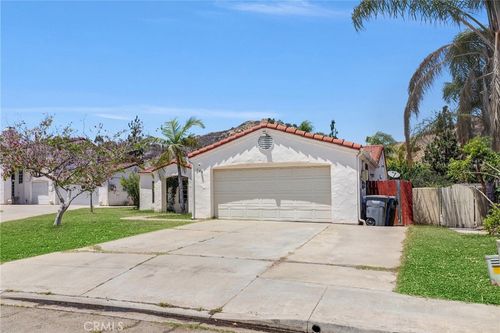 589 Iona Ct, Escondido, CA, 92027-1830 | Card Image