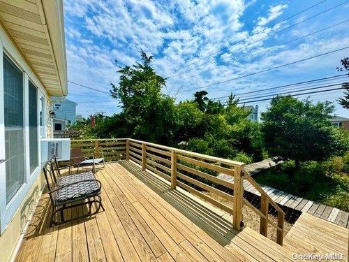 19 Oak Beach Rd, Oak Beach, NY, 11702 | Card Image
