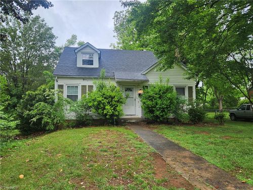 306 Auburndale St, Winston Salem, NC, 27104-3702 | Card Image