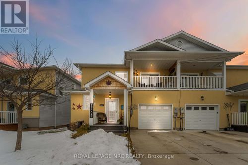 207 E Cambridge Road E, Fort Erie (Crystal Beach), ON, L0S1B0 | Card Image