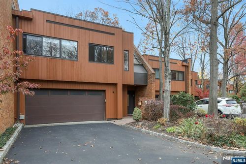 12 Kira Ln, Englewood, NJ, 07631-3735 | Card Image