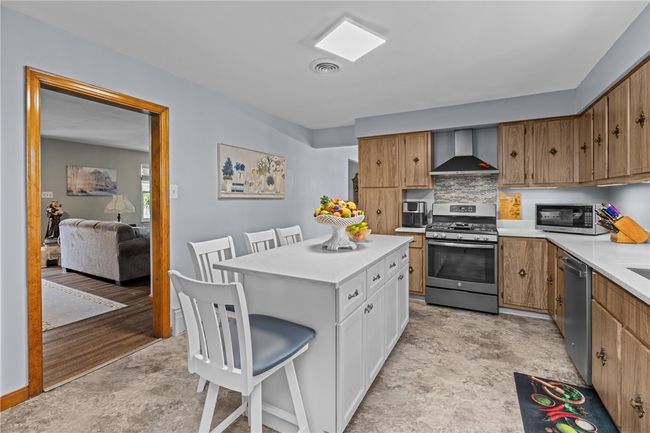 1725 Vance Ave, House other with 4 bedrooms, 3 bathrooms and 2 parking in Coraopolis PA | Image 12