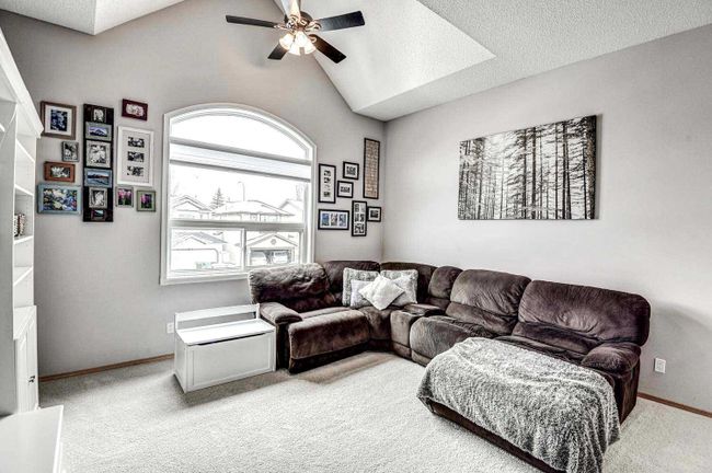 116 Bridlewood Circle Sw, Home with 3 bedrooms, 3 bathrooms and 4 parking in Calgary AB | Image 21