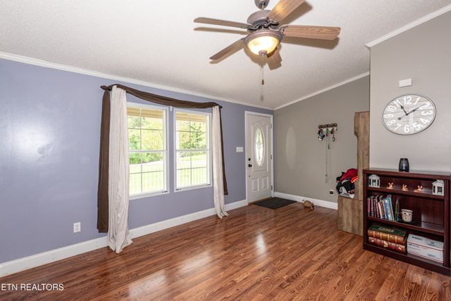 Front room / foyer | Image 38