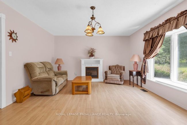 1115 Wintergreen Rd, House other with 4 bedrooms, 2 bathrooms and 4 parking in North Frontenac ON | Image 4