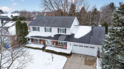 1025 Pasadena Parkway, WAUNAKEE, WI, 53597 | Card Image