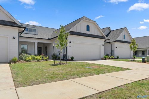 25096 Addlestone Dr, Athens, AL, 35613-1227 | Card Image