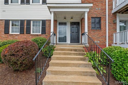 1421 Oriole Pl, Brentwood, MO, 63144-1126 | Card Image