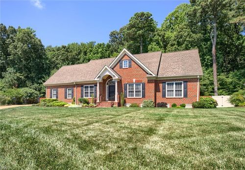 42 Wornom Farm Rd, Poquoson, VA, 23662-1044 | Card Image