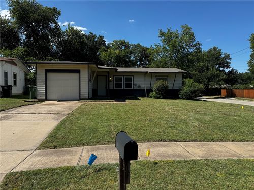 2009 Cloverdale St, Arlington, TX, 76010-7619 | Card Image