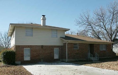 5708 Melinda St, Haltom City, TX, 76117-2138 | Card Image