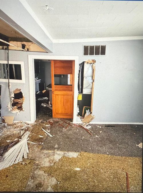 2126 Maplewood Ave, Saginaw, MI, 48601-3603 | Card Image