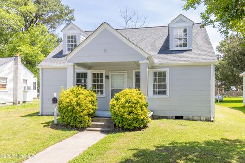 808 Cabarrus St, Edenton, NC, 27932-1411 | Card Image