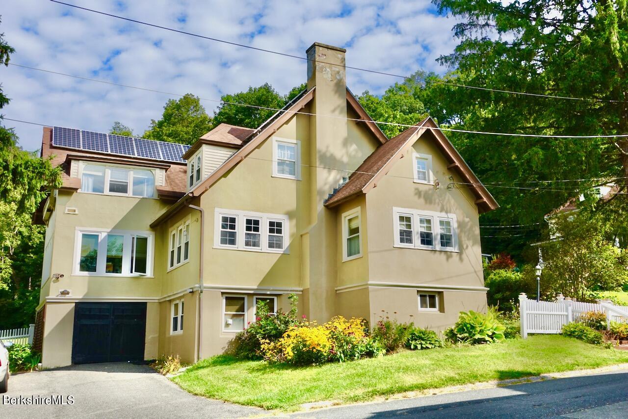 Cliffwood St, Lee, MA 01238