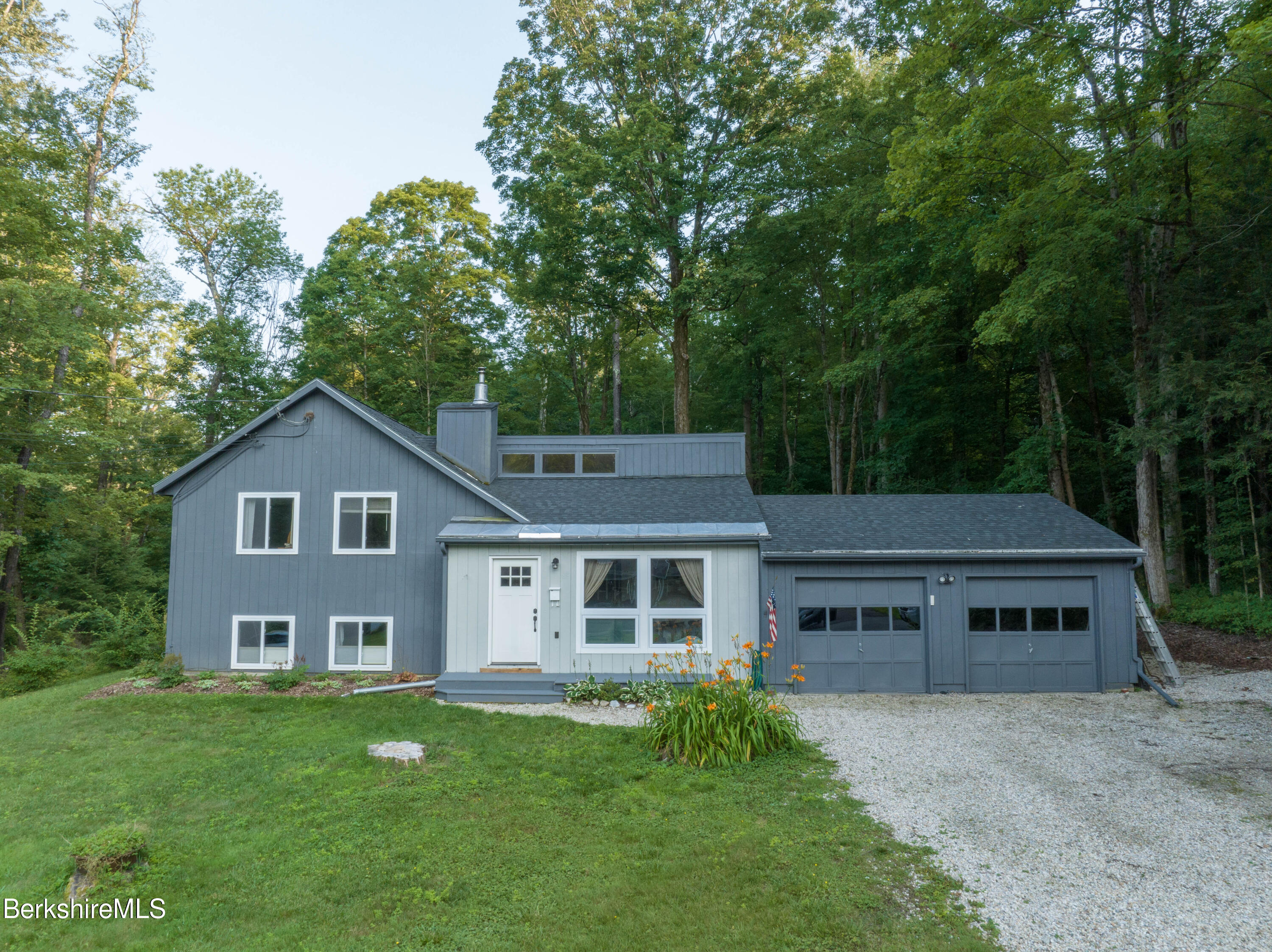 Pease Ter, Lee, MA 01238