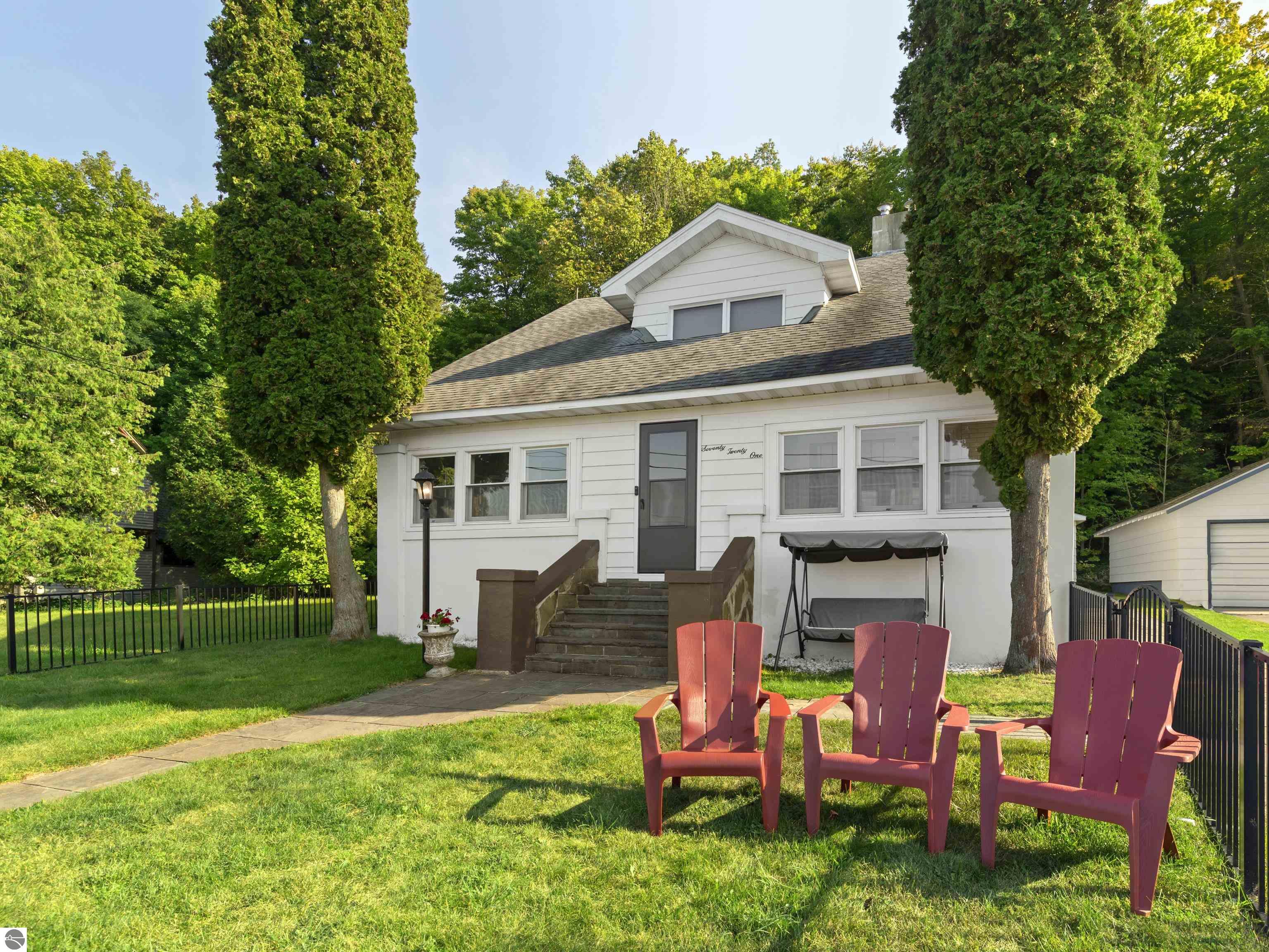 Crystal Ave, Beulah, MI 49617