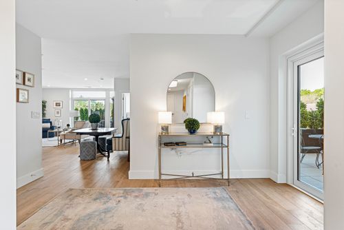 211-267 Us Route 1, Falmouth, ME, 04105 | Card Image