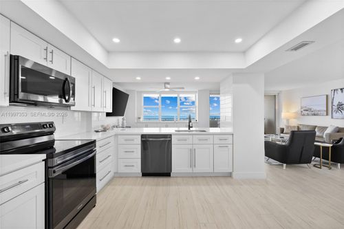 516-3180 S Ocean Dr, Hallandale Beach, FL, 33009-7248 | Card Image