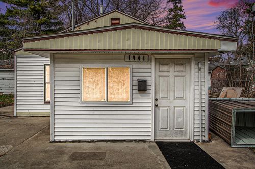 1941 Walcott St, Saginaw, MI, 48601-3150 | Card Image