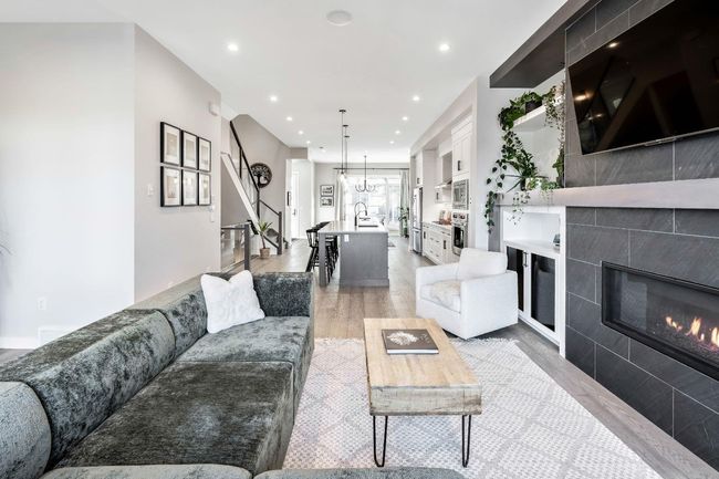 2523 21 St Sw, Home with 4 bedrooms, 3 bathrooms and 2 parking in Calgary AB | Image 14