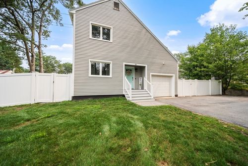 28 Ventura Cir, Nashua, NH, 03062-1477 | Card Image