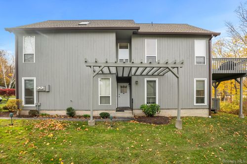 1-11 Woods Brooke Ln, Yorktown Heights, NY, 10598-5165 | Card Image