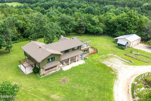 10463 Farm Road 1182, Aurora, MO, 65605-8421 | Card Image