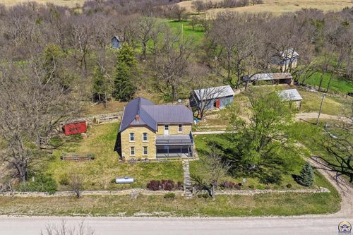 22507 Hessdale Rd, Alma, KS, 66401-8035 | Card Image