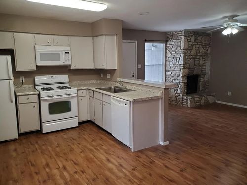 apt-b-801 Bracewood Cir, San Marcos, TX, 78666-4000 | Card Image