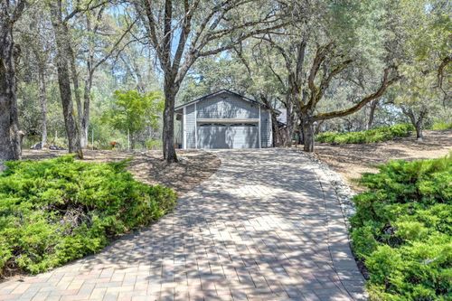 2949 Sweetwater Trl, Cool, CA, 95614-2332 | Card Image