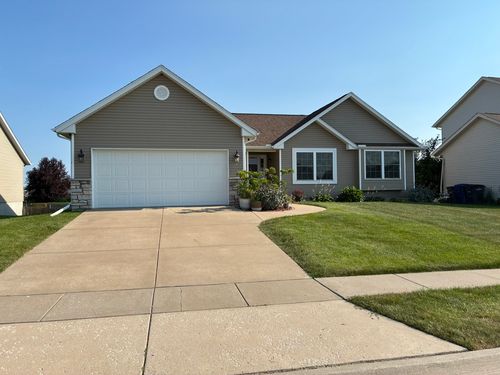 4397 Tranquility Trl, Bettendorf, IA, 52722-1241 | Card Image