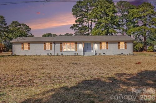 605 Forrest Rd, Warsaw, NC, 28398-2209 | Card Image