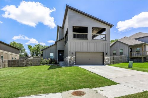 2588 N Justin Dr, Fayetteville, AR, 72704-5162 | Card Image