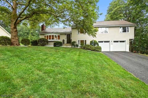 8 Timber Hill Dr, Livingston, NJ, 07039-4718 | Card Image