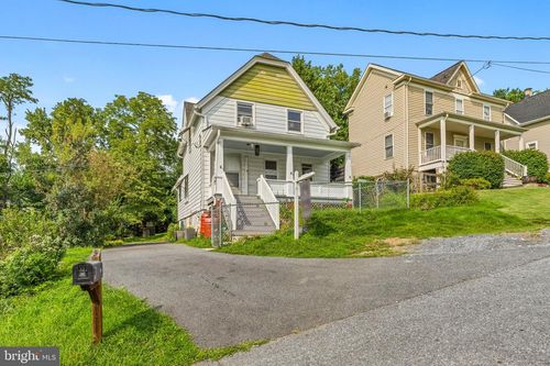 819 E A St, BRUNSWICK, MD, 21716-1709 | Card Image