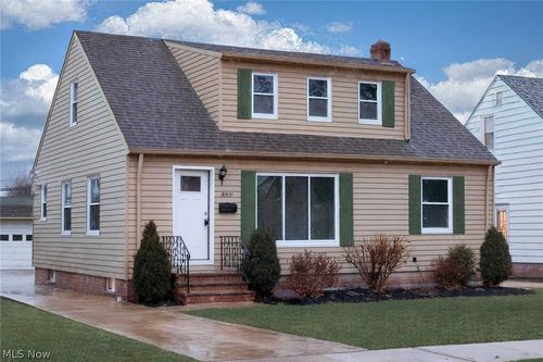 31931 Dickerson Rd, Willowick, OH, 44095-3829 | Card Image