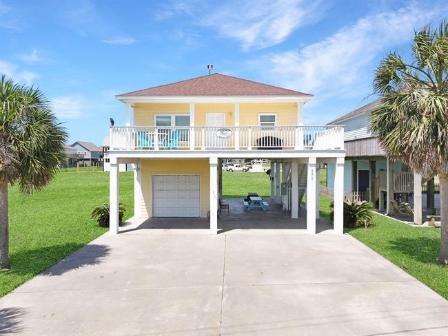 933 Westview, House other with 2 bedrooms, 2 bathrooms and 1 parking in Crystal Beach TX | Image 4
