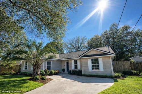 1731 M L King Blvd, Midway, FL, 32343-2666 | Card Image