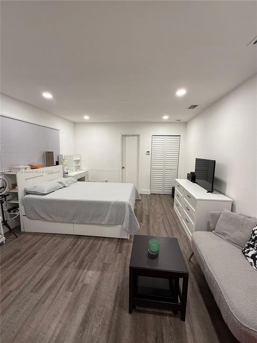 apt-c-2168 Nw 91st St, Miami, FL, 33147-3115 | Card Image